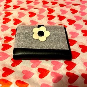 Walle black 4 by 3 inches